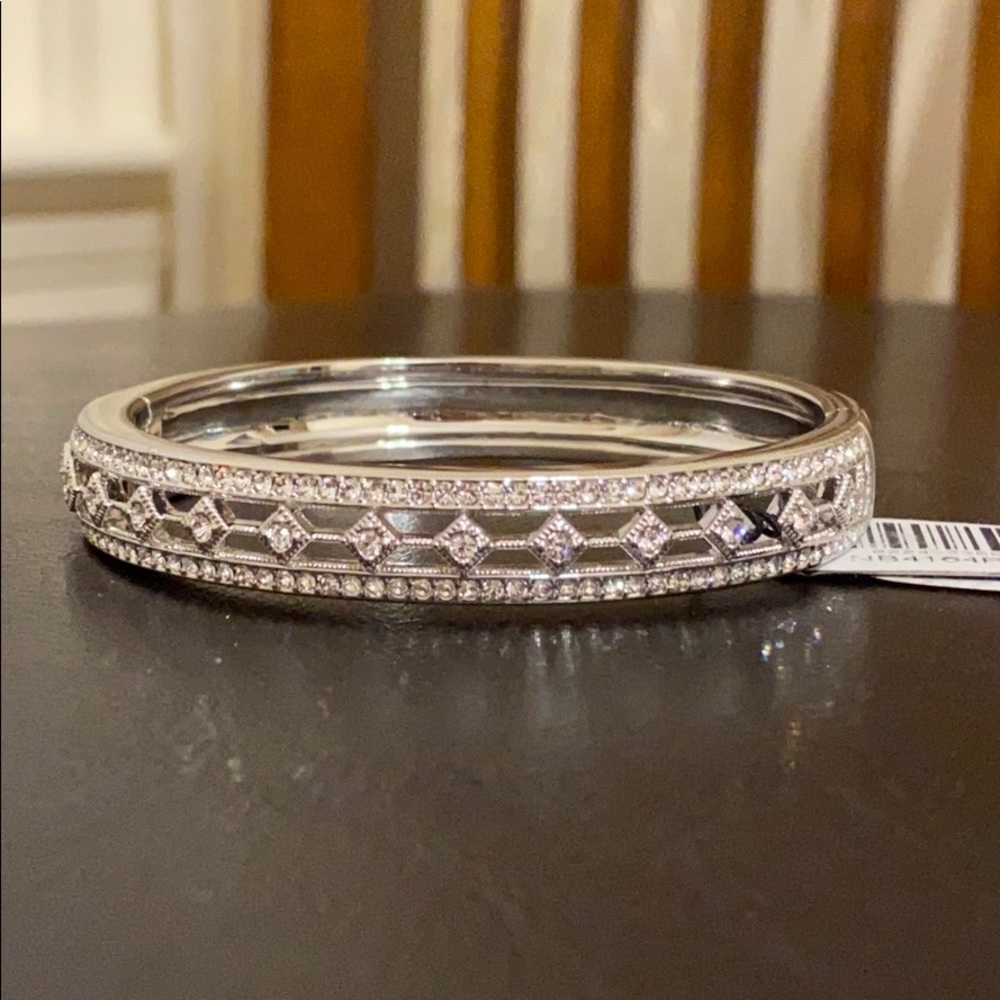 NADRI bangle. New